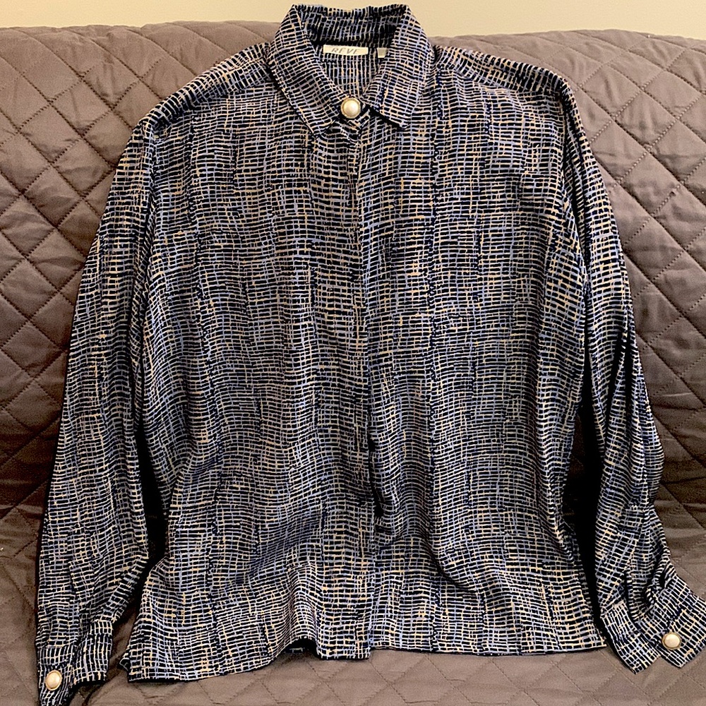 Beautiful silk blouse by Reve! Like new.